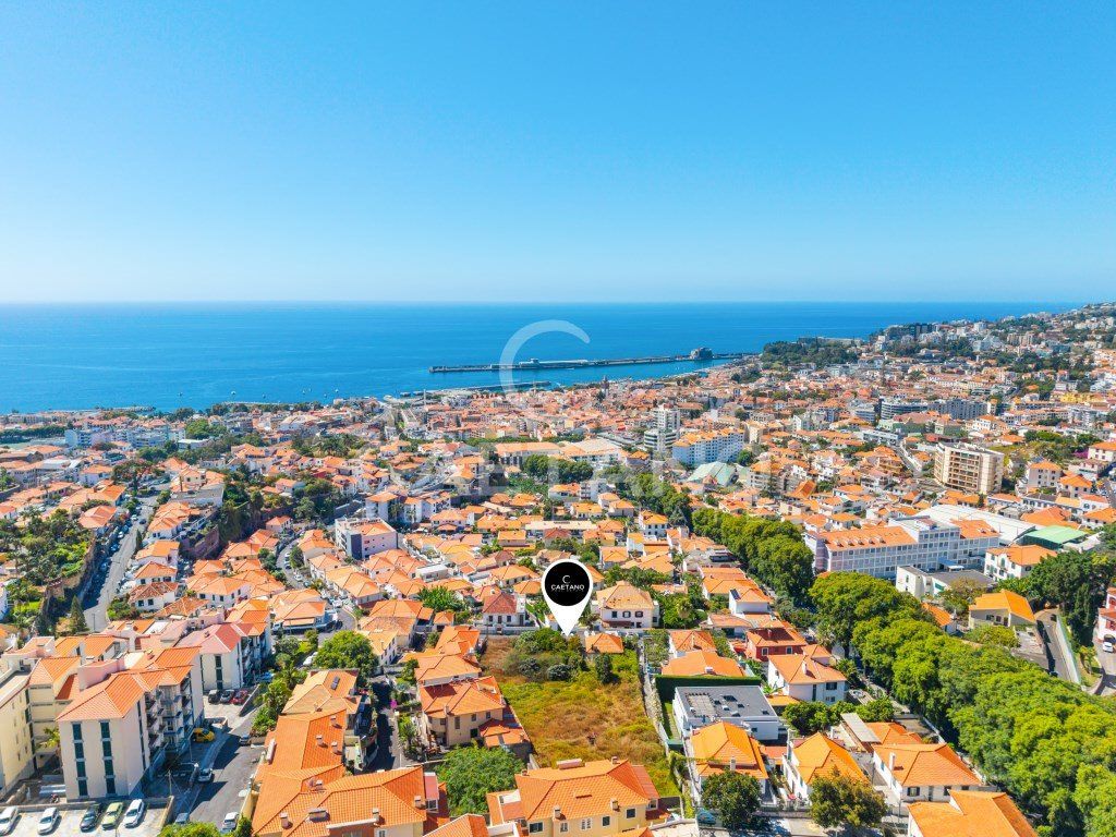 Property photo 1 of 46 Land With Favorable Pip Decision For Four Villas With Views Over The Bay Of Funchal
