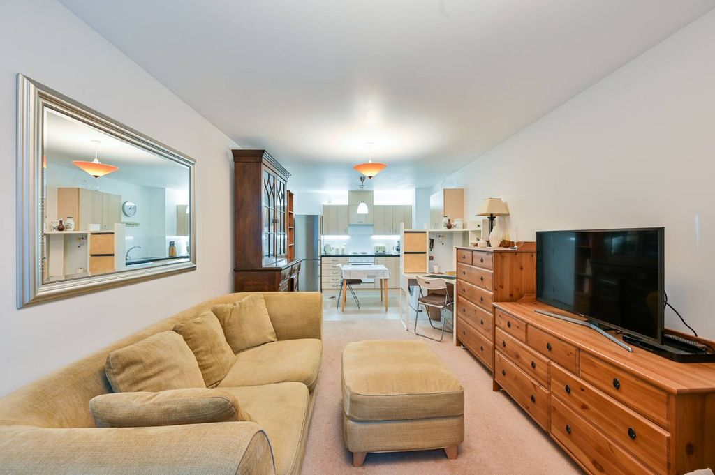 Property photo 3 of 16