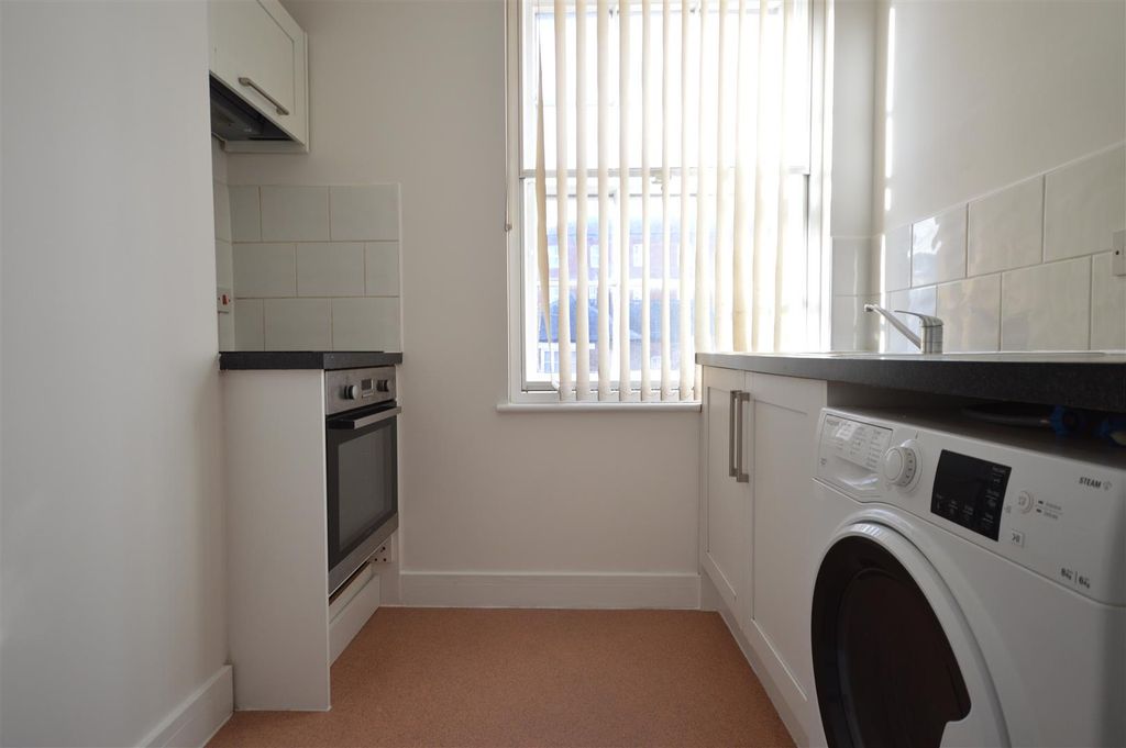 Property photo 3 of 13 Kitchen