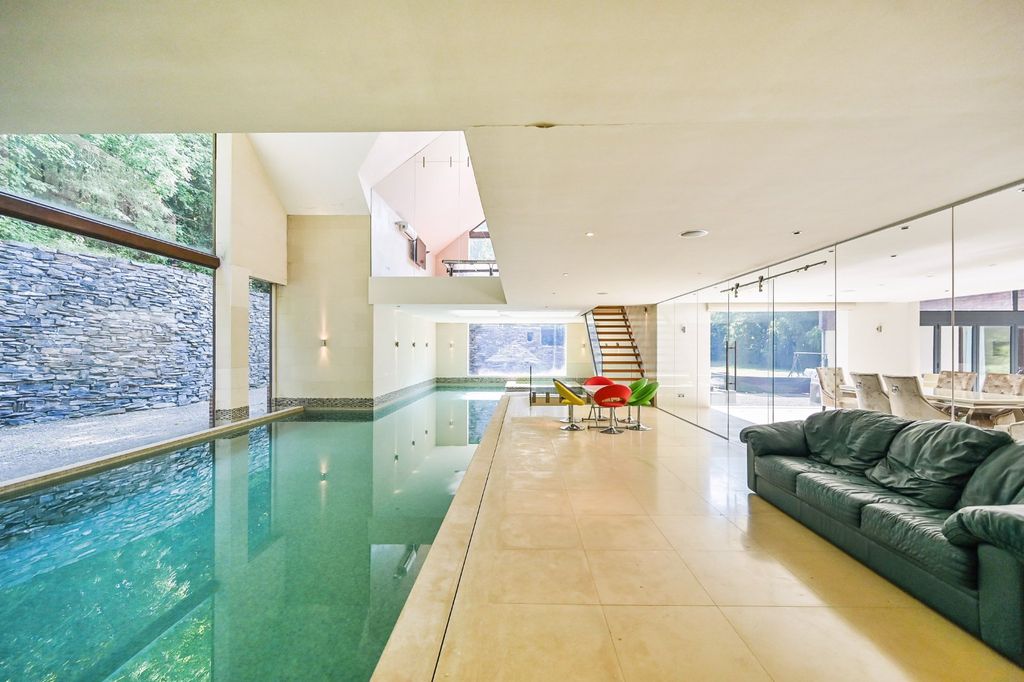 Property photo 3 of 22 Swimming Pool