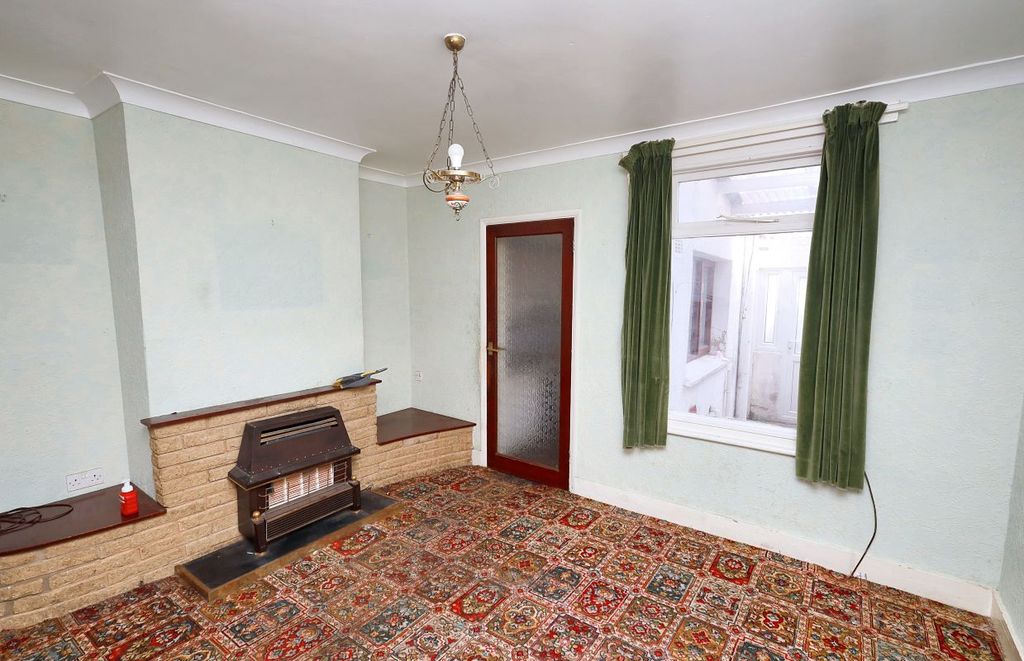 Property photo 3 of 17