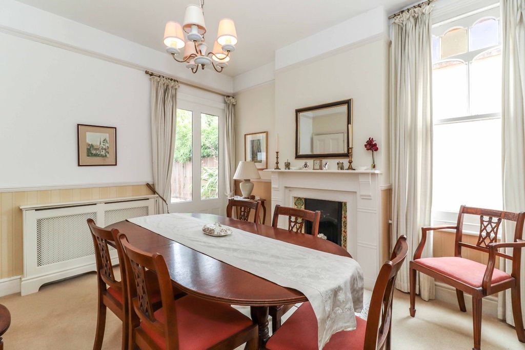 Property photo 3 of 10 Dining Room