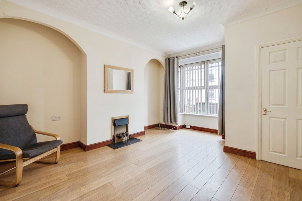 Property photo 2 of 19 Pbox-Img.Jpg