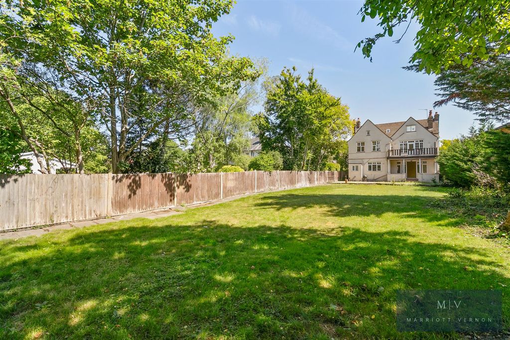 Additional image 9 of 6 bed detached house for saleCroham Park Avenue, South Croydon CR2