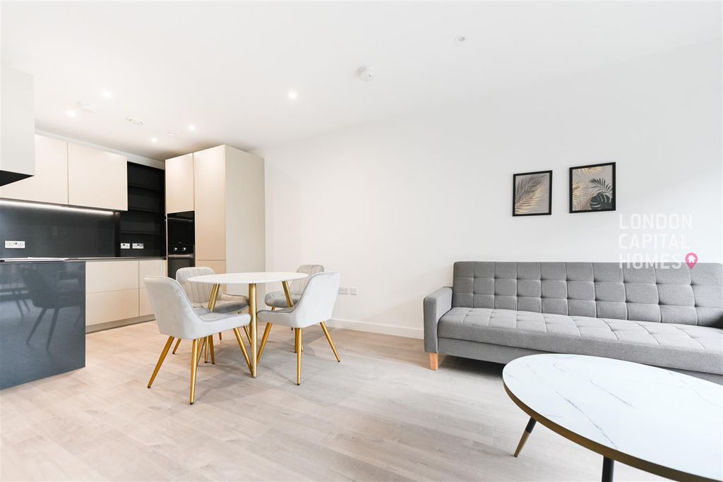 Property photo 3 of 17 1470-095.Jpg