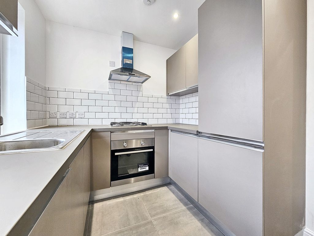 Property photo 3 of 9 Kitchen