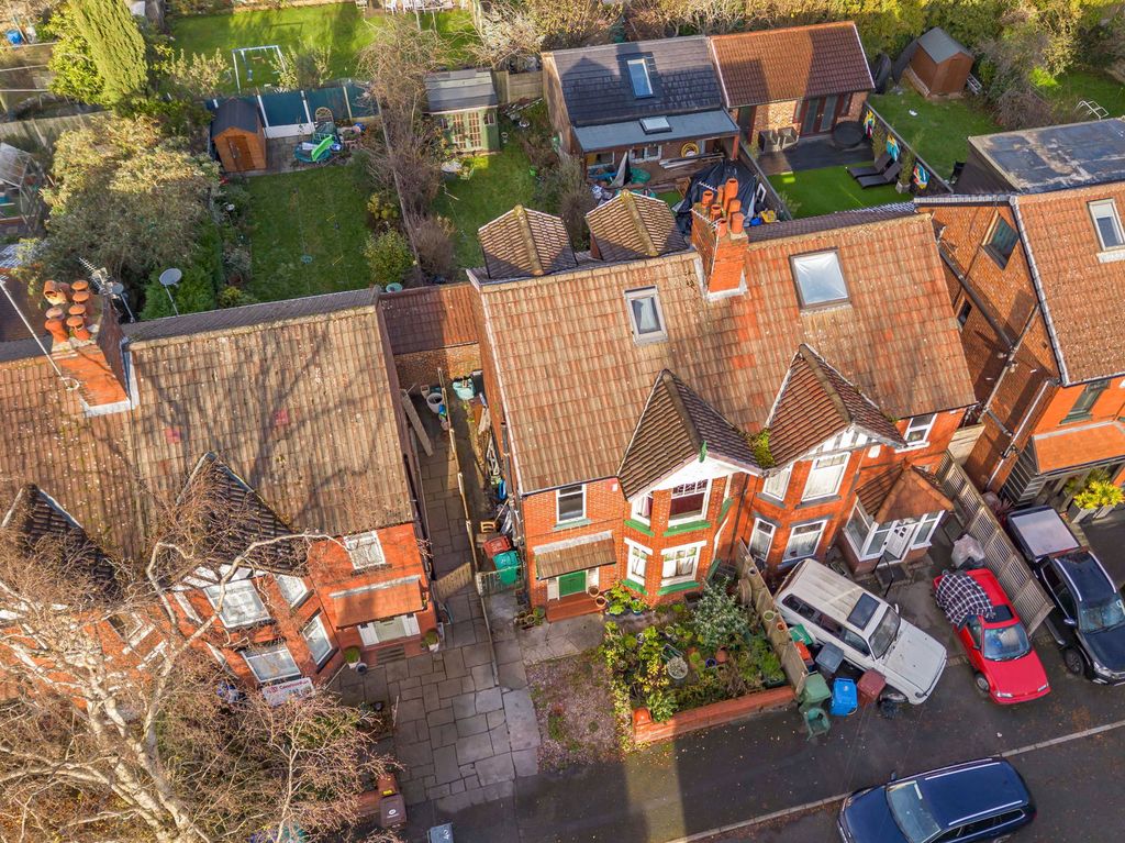 Property photo 2 of 25