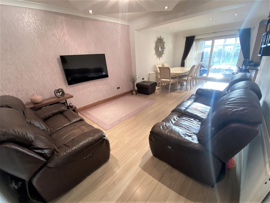 Property photo 2 of 30 Gallery