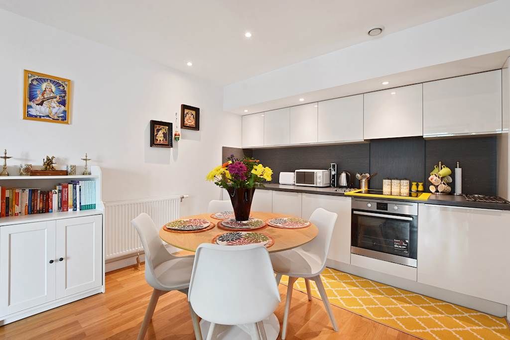 Property photo 1 of 13 09-B0E3Gcscl - 52 Falcndale Court - Kitchen -Origi