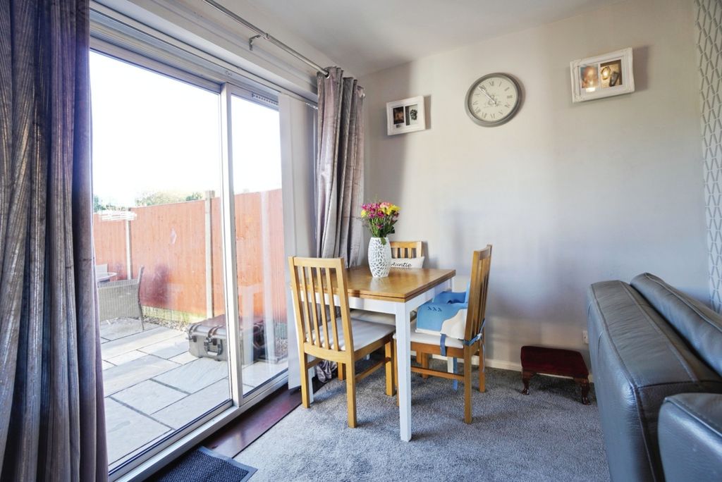 Property photo 3 of 12 4584196