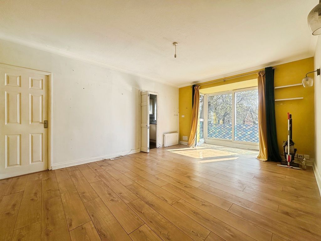 Property photo 2 of 9 Photo 7