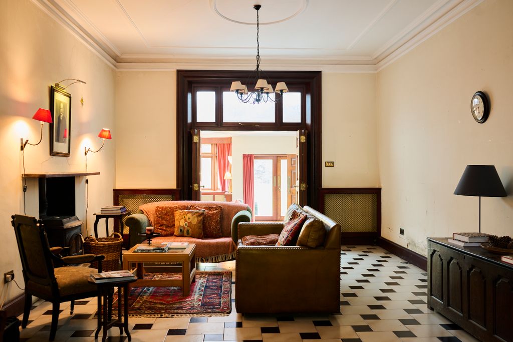 Property photo 3 of 25