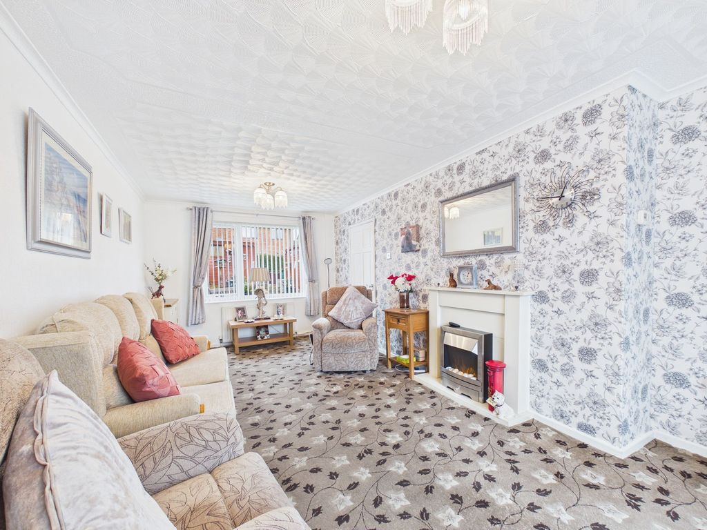 Property photo 2 of 14 Lounge