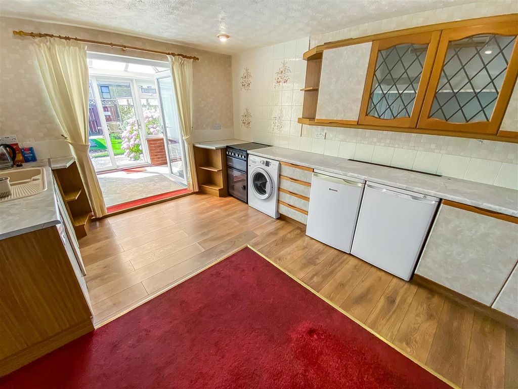 Property photo 3 of 12 Kitchen.Jpg