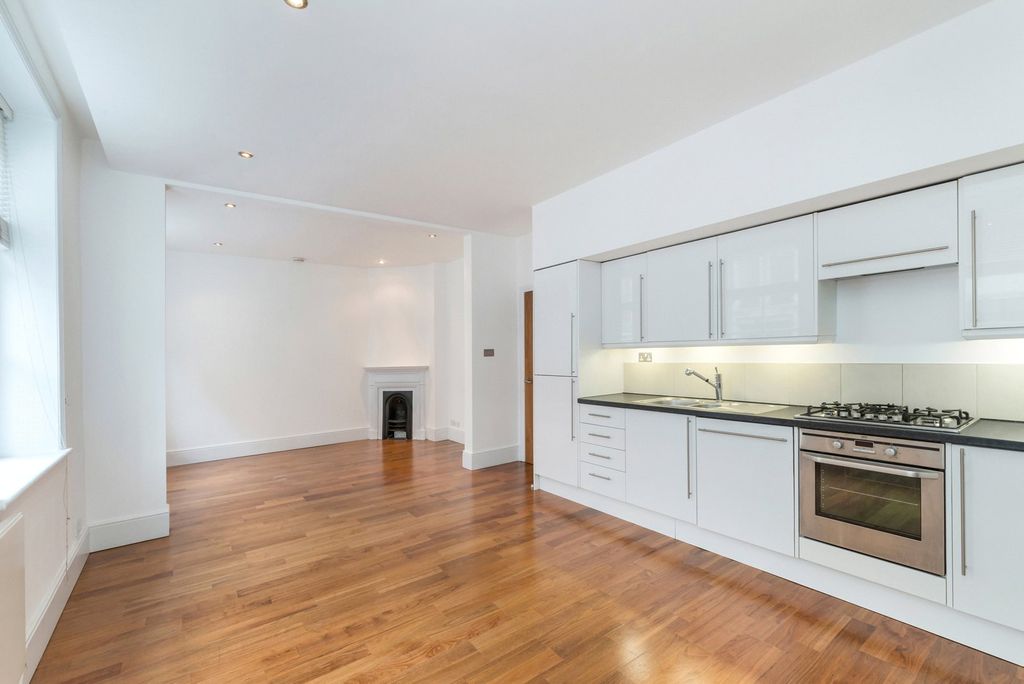 Property photo 1 of 9 Long Acre