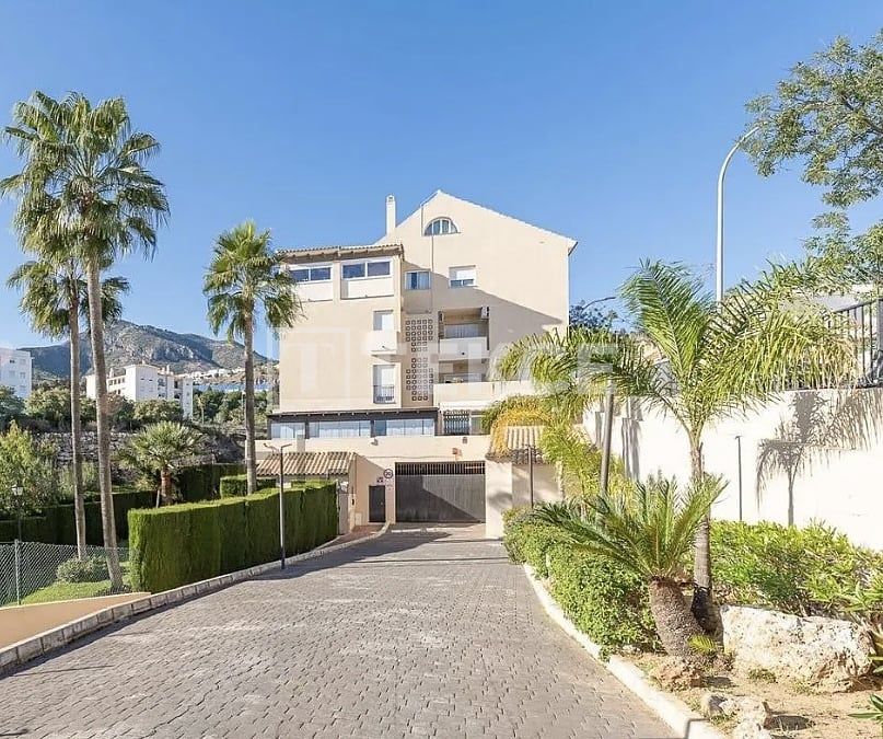 Property photo 2 of 24