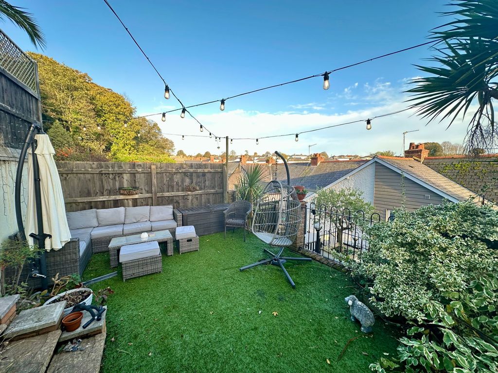 Property photo 2 of 17