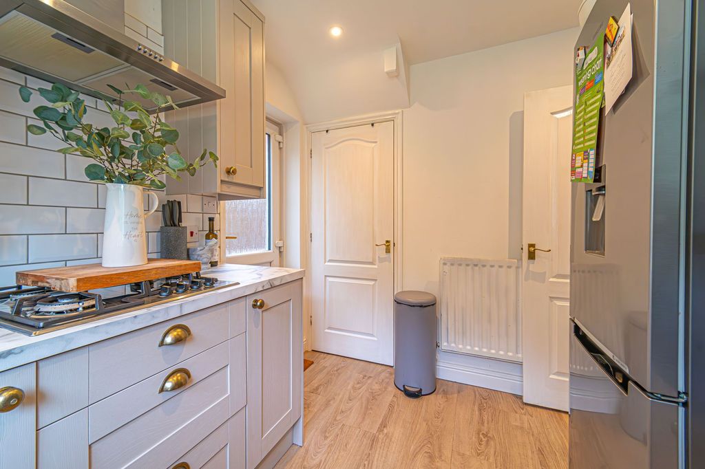 Property photo 3 of 37