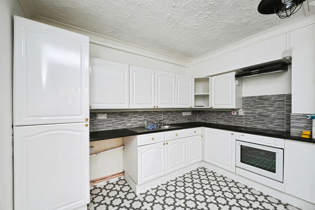 Property photo 2 of 17 Photo