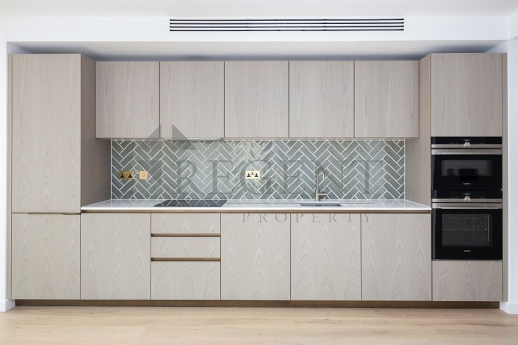 Property photo 1 of 6 Kitchen