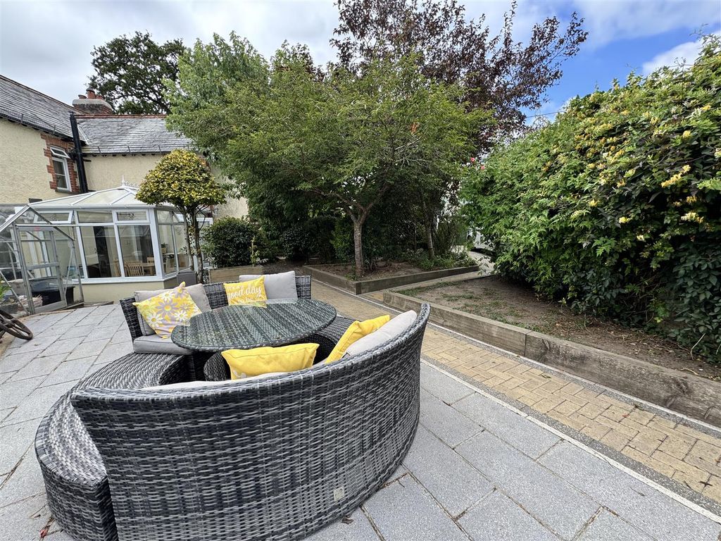 Property photo 3 of 19 Garden