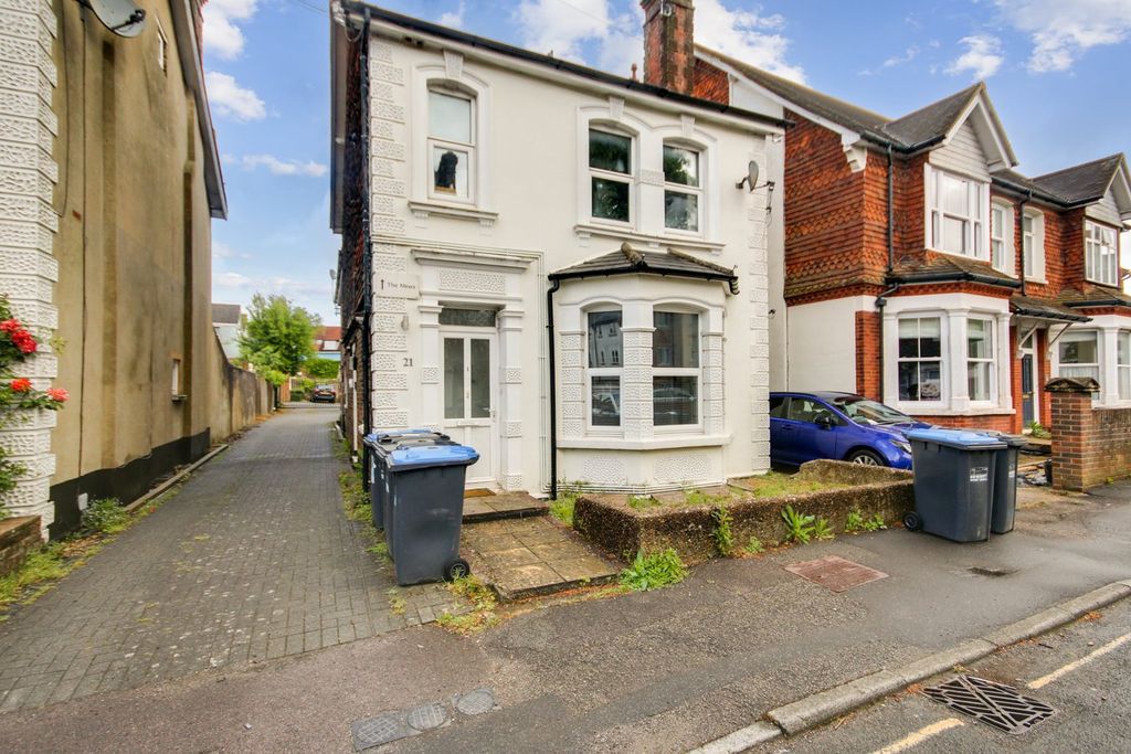 Property photo 1 of 9