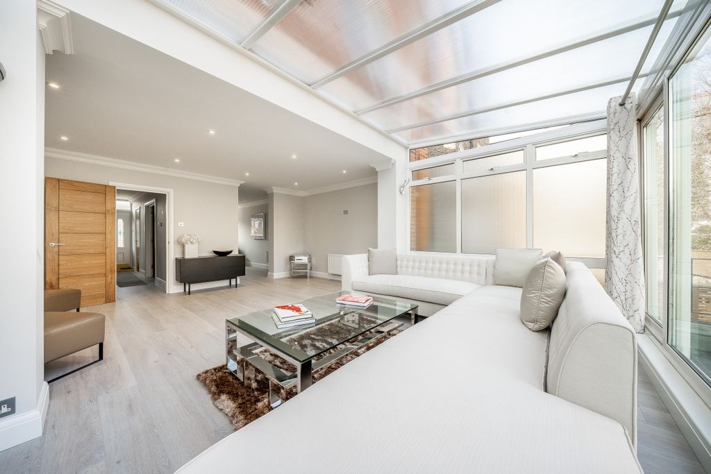 Property photo 3 of 20 5