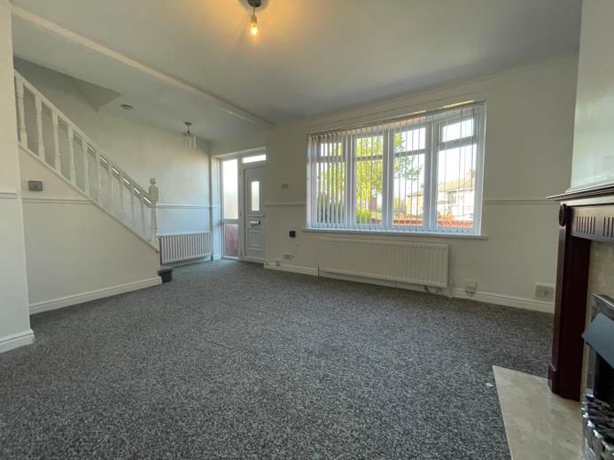 Property photo 3 of 11 Living Room