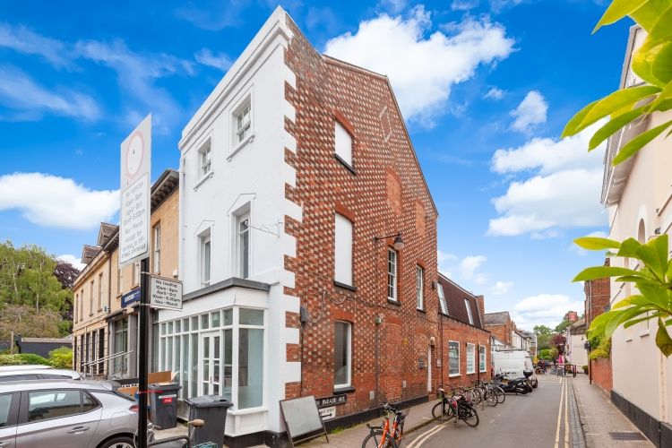 Property photo 1 of 7 224353