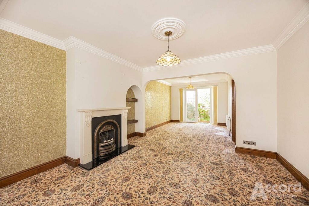 Property photo 3 of 23