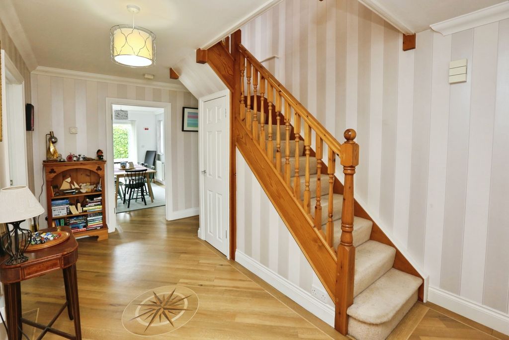 Property photo 2 of 17 Photo
