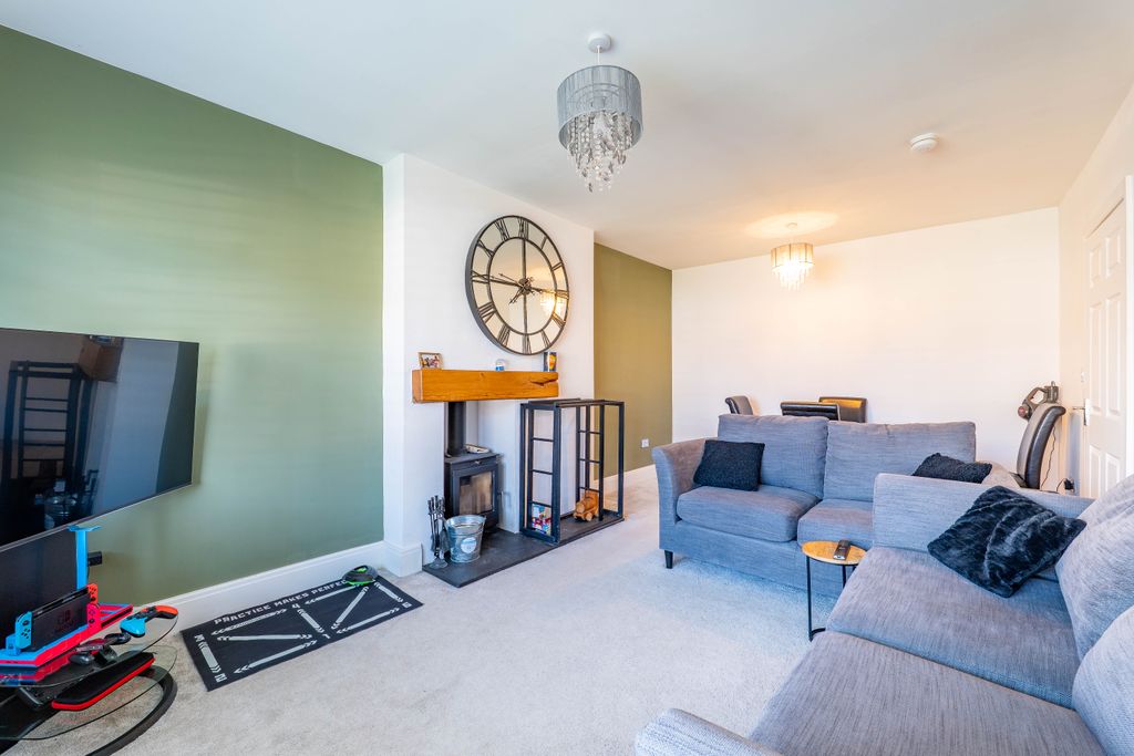 Property photo 2 of 9 Living Dining Room