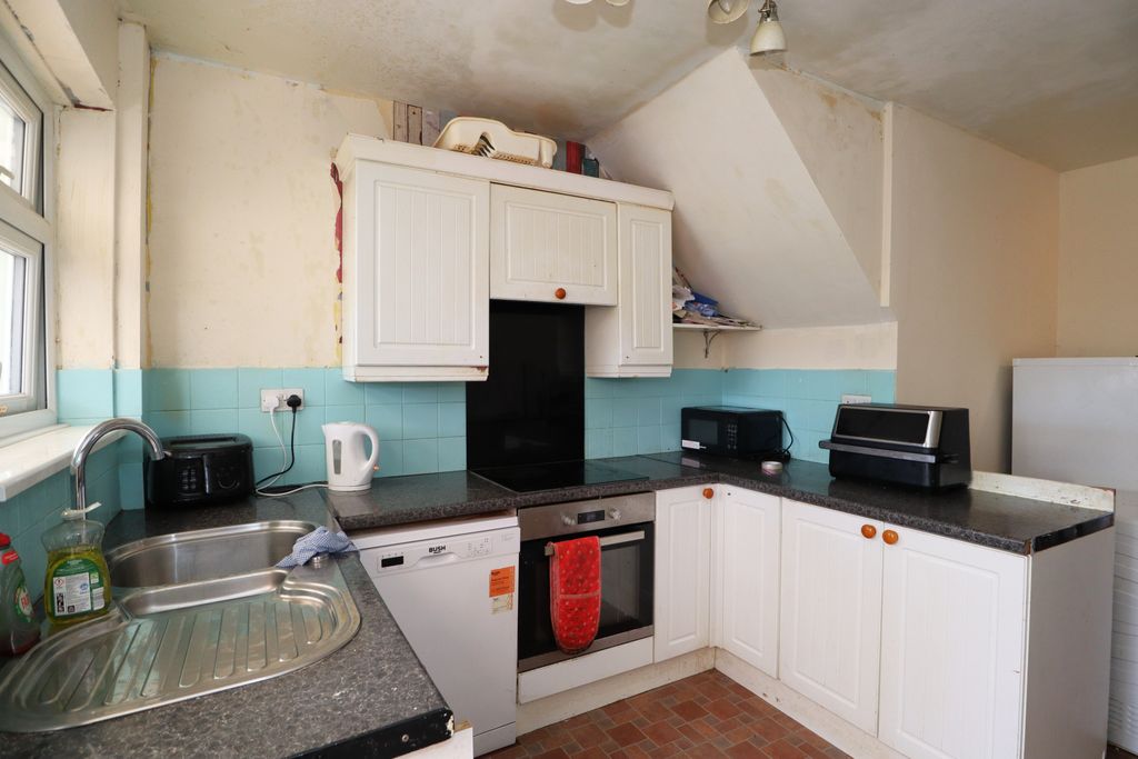 Property photo 3 of 9