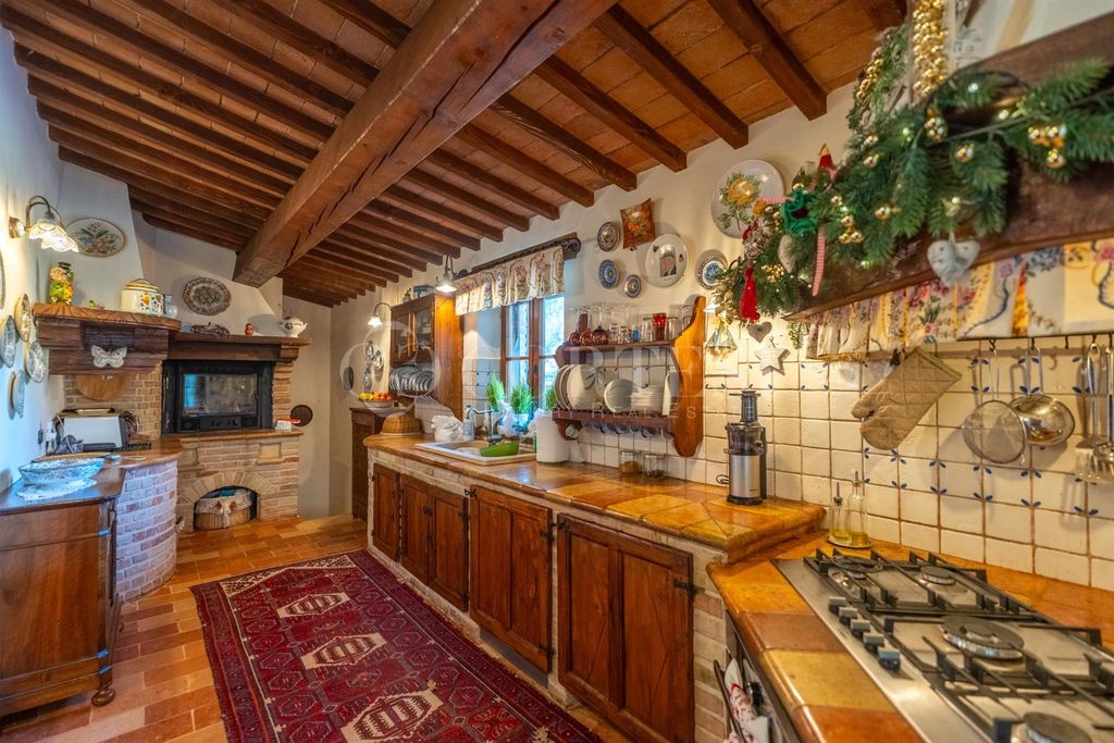 Property photo 2 of 60