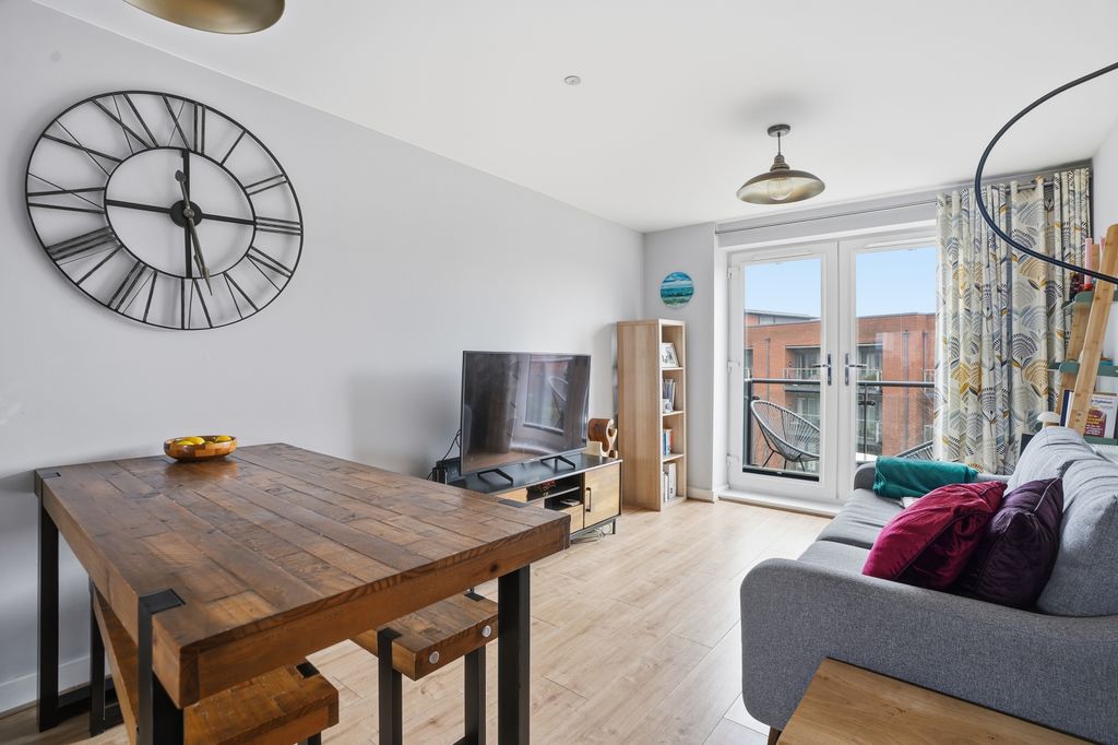 Property photo 3 of 20 Pb109475