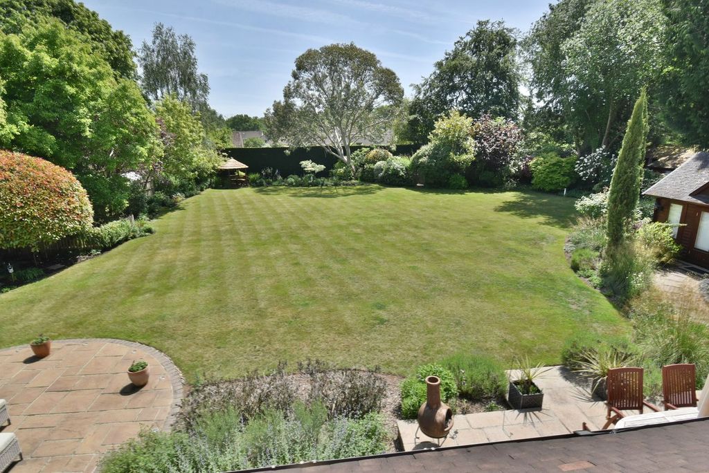 Property photo 3 of 33