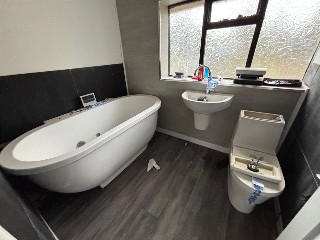 Property photo 2 of 5 Picture No. 01