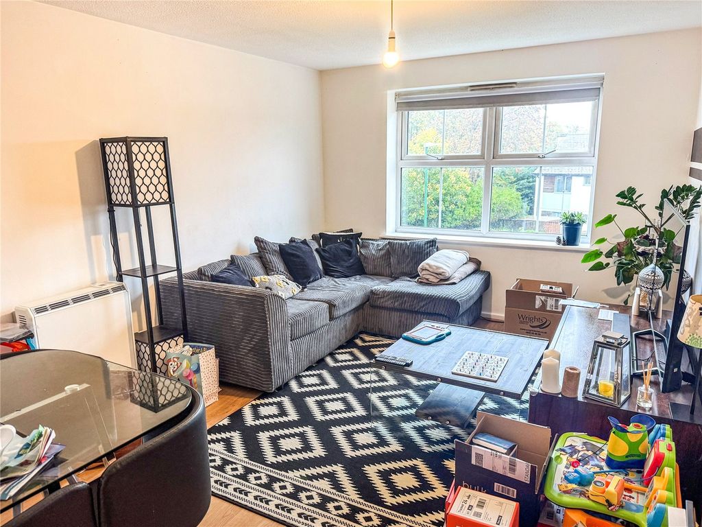 Property photo 2 of 6 Picture No. 10