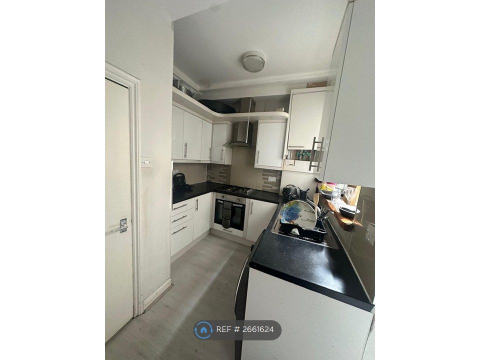 Property photo 1 of 9 Kitchen