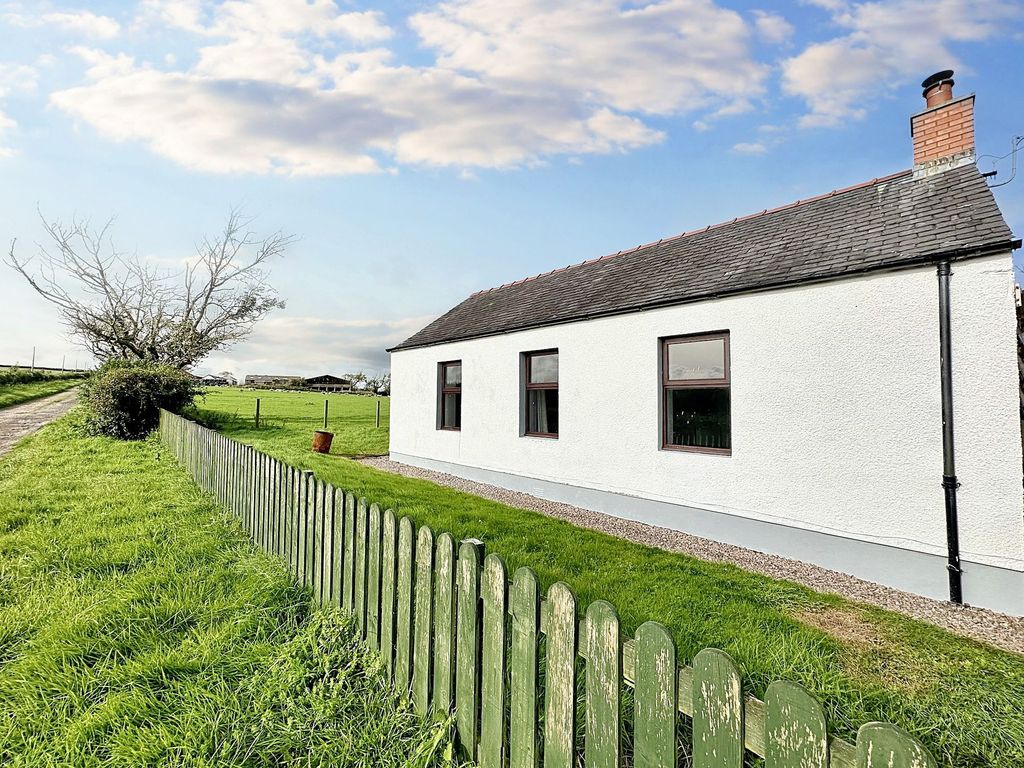 Property photo 1 of 13 External