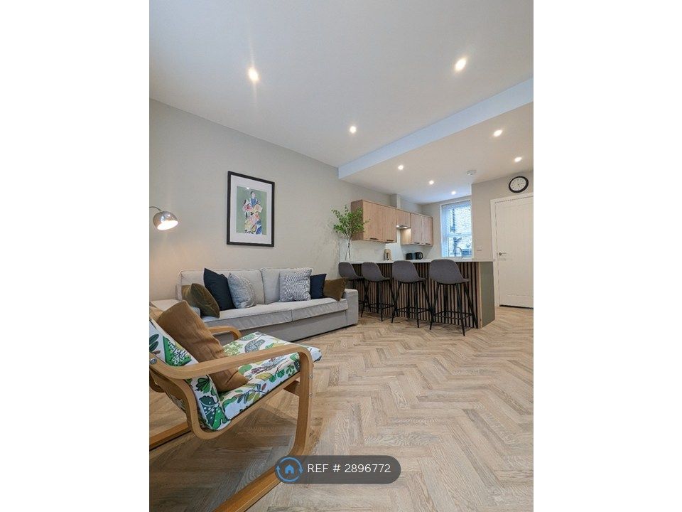 Property photo 1 of 14 Living Room