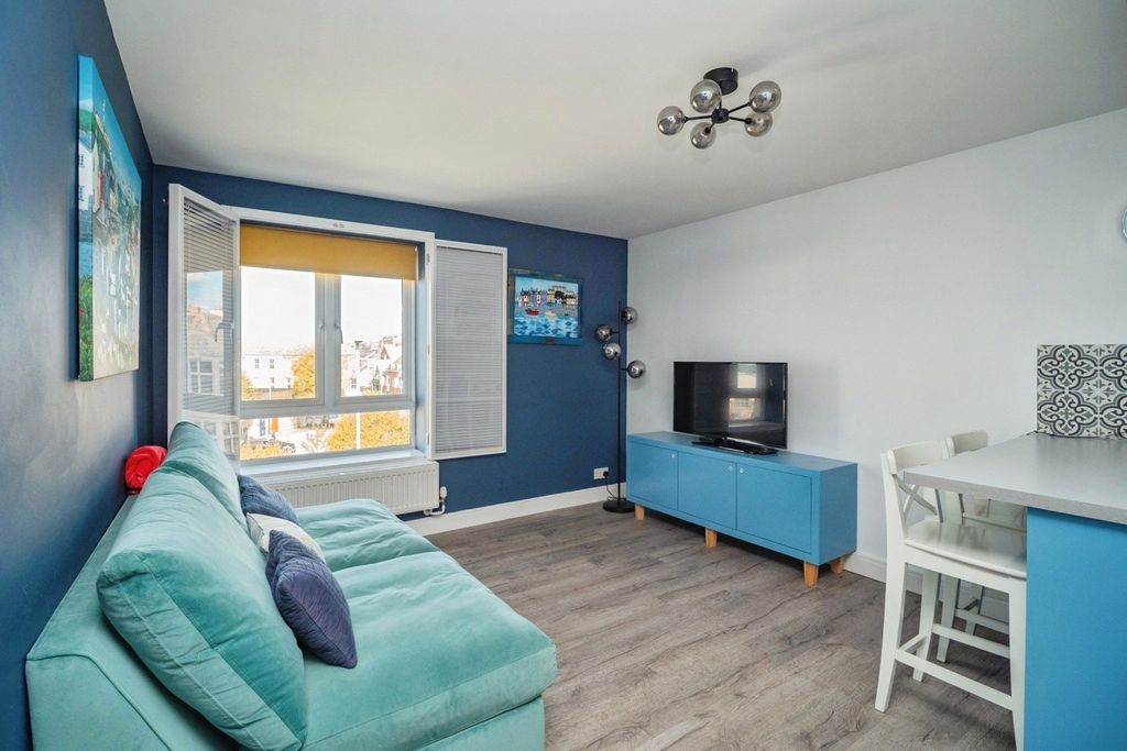 Property photo 2 of 17 Photo