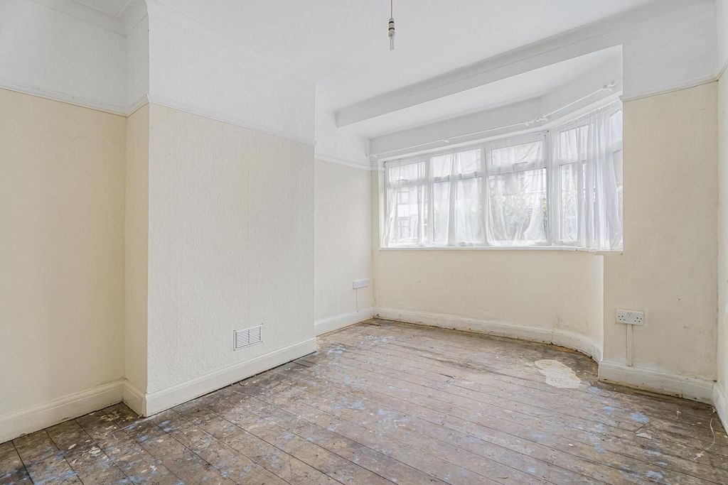 Property photo 3 of 25 Bedroom