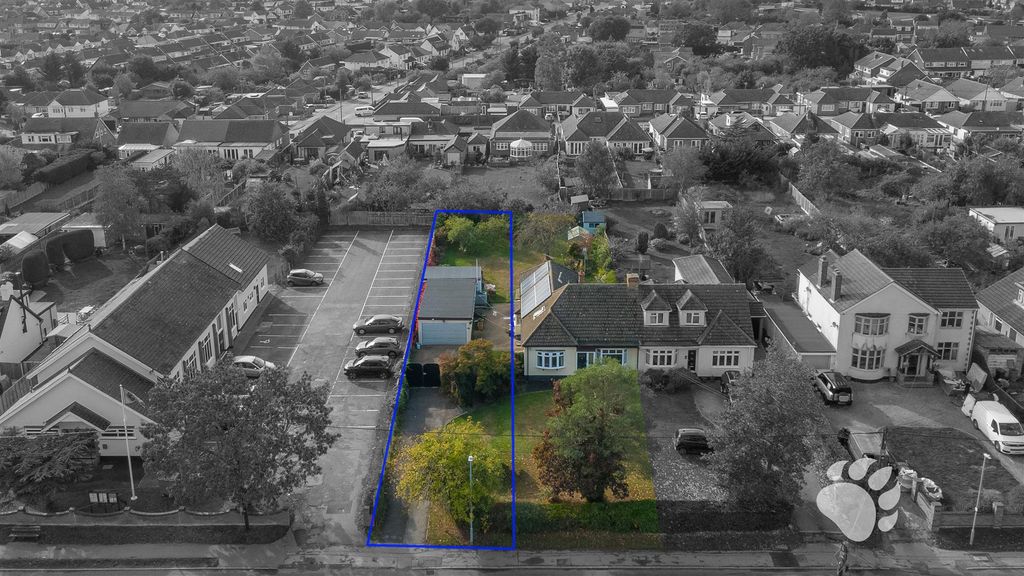 Property photo 3 of 30 Plots