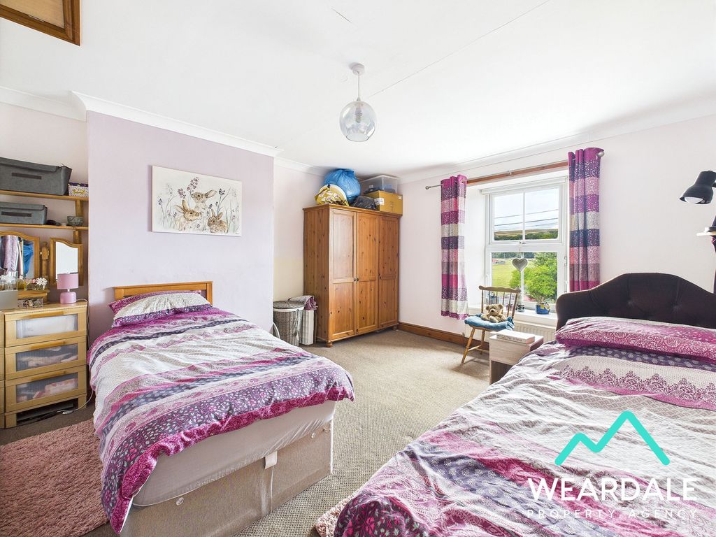 Property photo 3 of 32