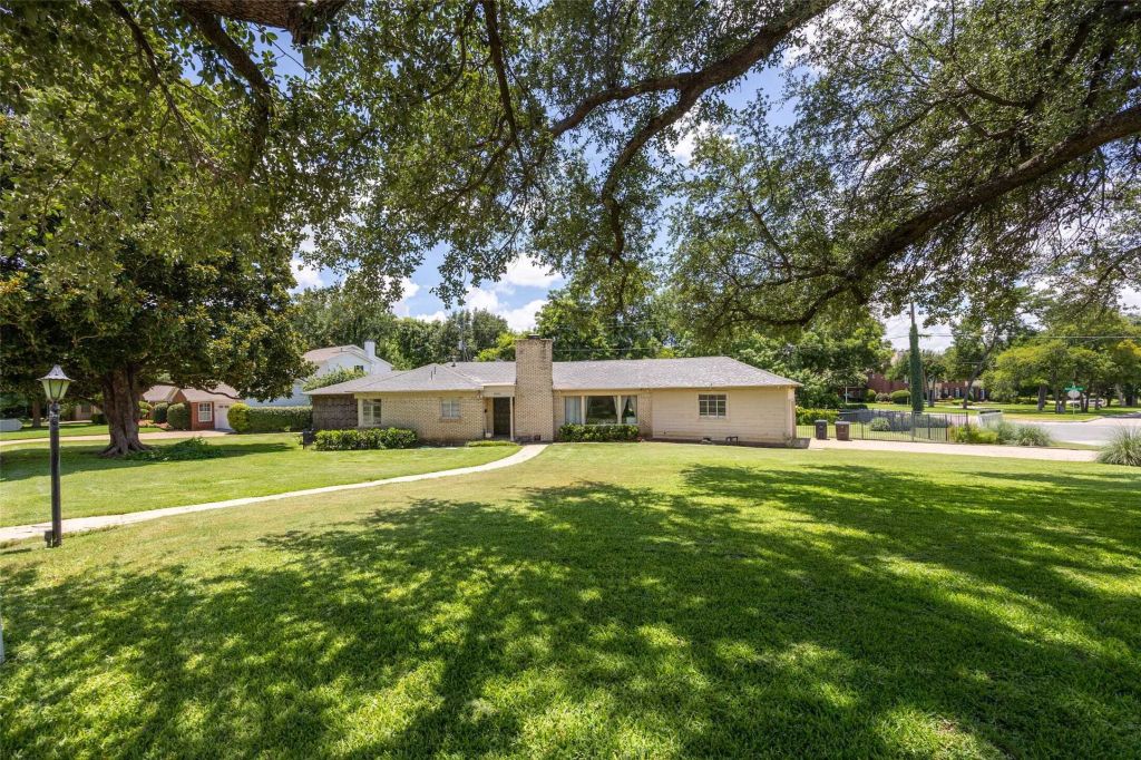 Property photo 3 of 9 <Alttext/>