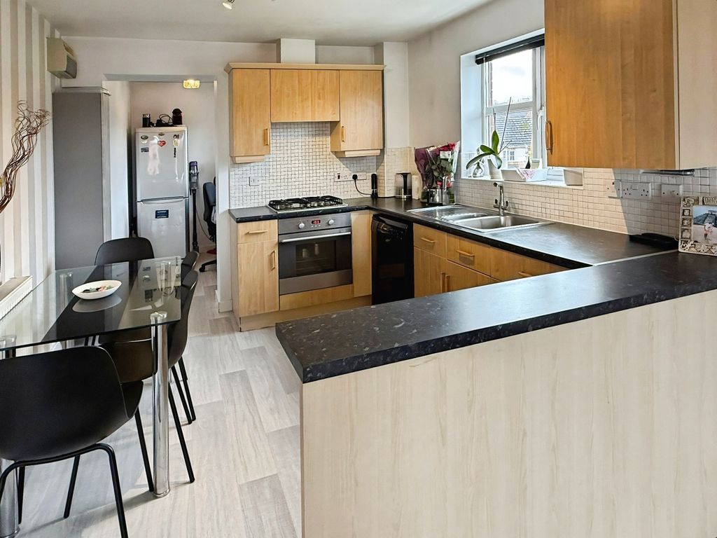 Property photo 2 of 22