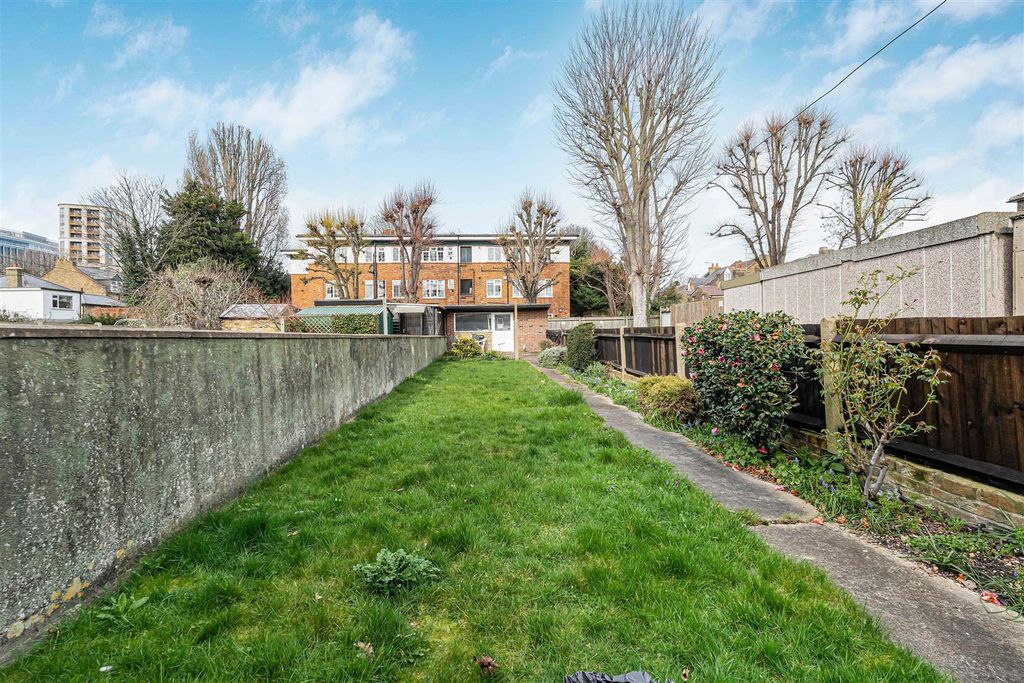 Property photo 3 of 22