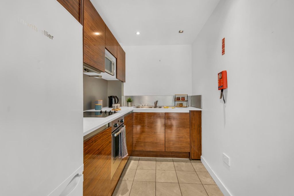 Property photo 3 of 8 Property Photo