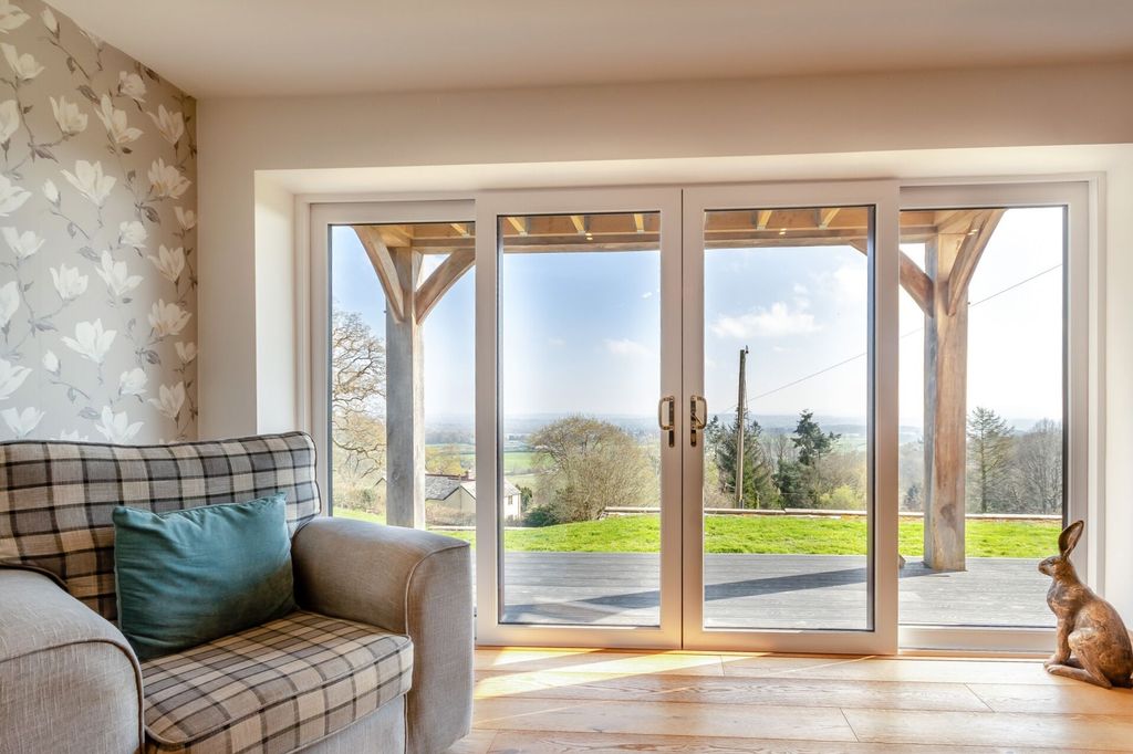 Property photo 3 of 20 P043152_03.Jpg